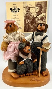lot 34 image: Three Bears Figurine Set - Robert Raikes Raikes Bears (1989 Limited 7,500)