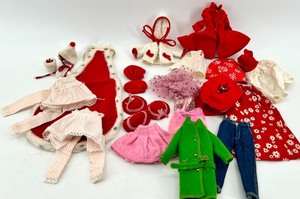 lot 42 image: Vintage Skipper Doll Clothes - Mattel 1963