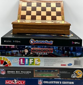 lot 54 image: Wood Chess Set with Pieces & Board Game Lot