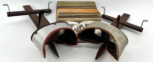 lot 193 image: Antique Stereoscope Viewer - Underwood & Underwood Patent 1901