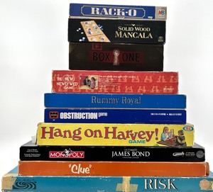lot 216 image: Vintage Board Game Lot - Rack-O, Mancala, Clue & Risk
