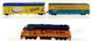 lot 236 image: Boxcar LUNX 70254 & Boxcar ASRX 397612 & Locomotive B&O 4810 (Chessie System)