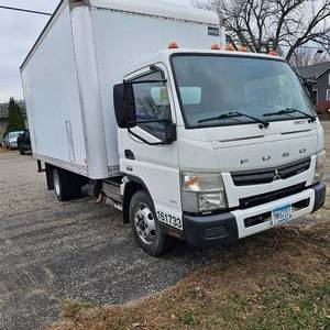lot 4 image: 2017 Mitsubishi Fuso 16 Box Truck-94,000 Miles