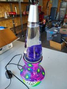 lot 11 image: Vintage Lava Lamp