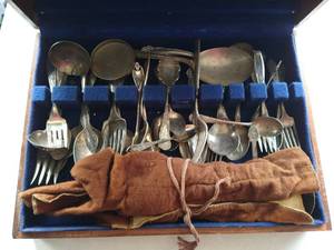 lot 15 image: Huge Flatware Lot - Many Silverplate