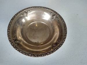 lot 23 image: Sterling Silver Dish - 6 Across