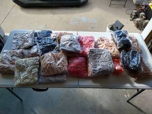 lot 28 image: Lot of Assorted Headbands - (25) Packs of 12