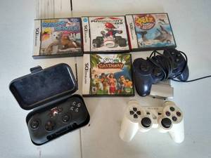 lot 45 image: Mixed Video Game & Accessories Lot