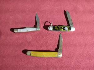 lot 65 image: (3) Vintage Pocket Knives - Includes Case