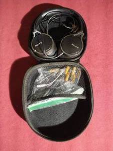 lot 105 image: Sony Noise Canceling Headphones