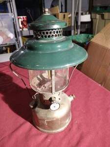 lot 109 image: Vintage Coleman Model 228D Lamp
