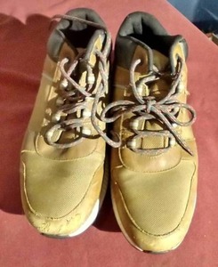 lot 162 image: Nice Sorel Mens (Sz 10-12) Waterproof Shoes