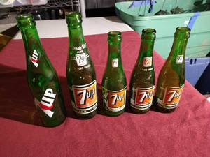 lot 169 image: (5) Vintage 7-Up Bottles - All Different