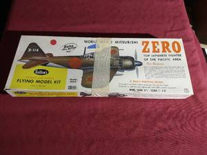 lot 173 image: Guillows WW2 Japanese Zero Flying Model