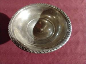 lot 196 image: Sterling Silver Weighted Dish