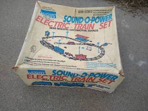 lot 235 image: Vintage Sound-O-Power Electric Train Set