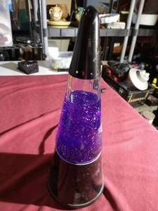 lot 242 image: Lava Lamp Style Glitter Lamp