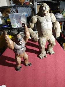 lot 290 image: (2) King Kong Figurines