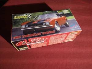 lot 299 image: 118 Scale Die-Cast 1967 Camaro