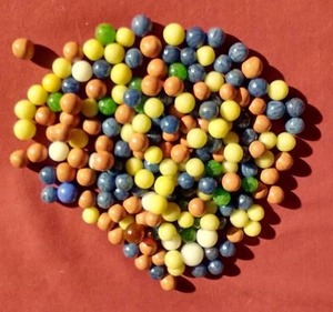 lot 302 image: Bag of Marbles