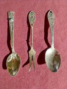 lot 306 image: (3) Small Sterling Silver Pieces