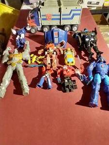 lot 348 image: Large Transformers Lot - Some Cool Pieces
