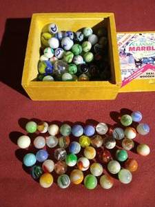 lot 352 image: Marble Lot - Some Uranium Glass