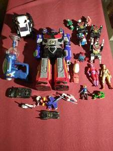 lot 365 image: Huge Toy Lot - Action Figures Etc