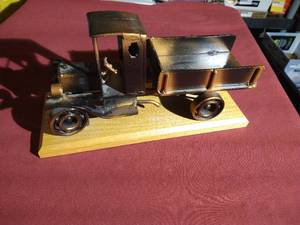 lot 420 image: Awesome Metal Truck Sculpture