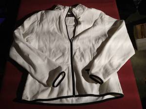 lot 423 image: Fighting Sioux Sweatshirt