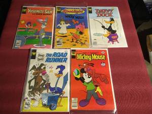 lot 430 image: (5) Vintage Whitman Comics