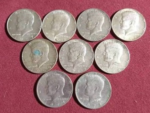 lot 449 image: (9) Kennedy Half Dollars - (7) Silver