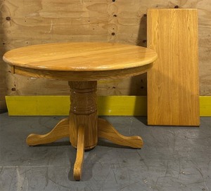 lot 22 image: Round 42  Single Pedestal Table with Extender
