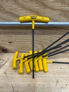 lot 82 image: Bondhus Hex T Handle (lot of 8)