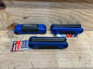 lot 87 image: Eklind Ergo-Fold Assorted Metric Fold-Up Hex Key Set 6 pc (lot of 3)