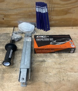 lot 91 image: Random lot of 12