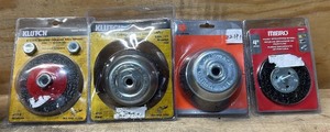 lot 100 image: Wire brush lot of 4