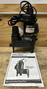 lot 182 image: Ironton 12 HP Cast Iron Submersible Sewage Pump