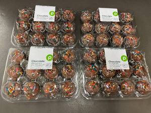 lot 20 image: Publix Chocolate Mini Cupcakes with Rainbow Sprinkles, 4 Packs