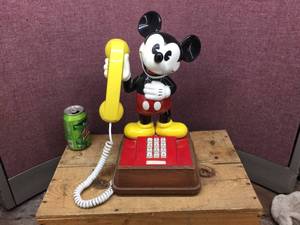 lot 108 image: 1976 The Mickey Mouse Phone - Hey