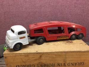 lot 160 image: Vintage Structo Toys - Auto Transport - Decent