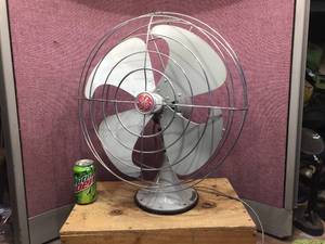 lot 168 image: Wow Vintage GE Vortalex - 3 Spd Oscillating Electric Fan - Works