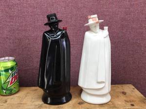 lot 182 image: 2 Vintage Sandeman Decanters - Wedgwood - Royal Doulton