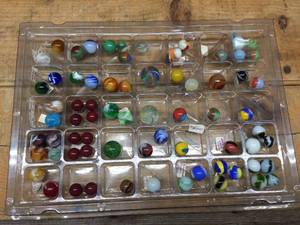lot 208 image: Vintage Marbles - German Swirl Peltier Akro