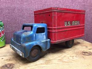 lot 206 image: Nifty Structo Toys - U.S. Mail Boxtruck