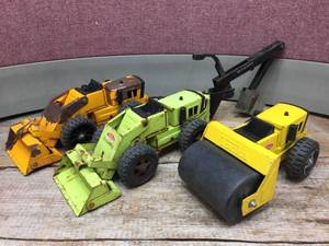 lot 226 image: Vintage (3) Smaller Tonka - Loader - Backhoe - Steam Roller