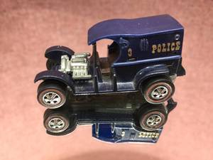 lot 229 image: 1969 Hot Wheels - Paddy Wagon - Redline