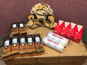 lot 278 image: Taylor Made - Pinnacle - Titleist Golf Balls