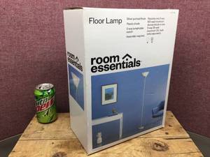 lot 285 image: Room Essentials - Floor Lamp - NIB