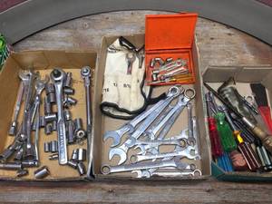 lot 319 image: Tool Group - Wrenches - Sockets - Nut DriversScrew Drivers